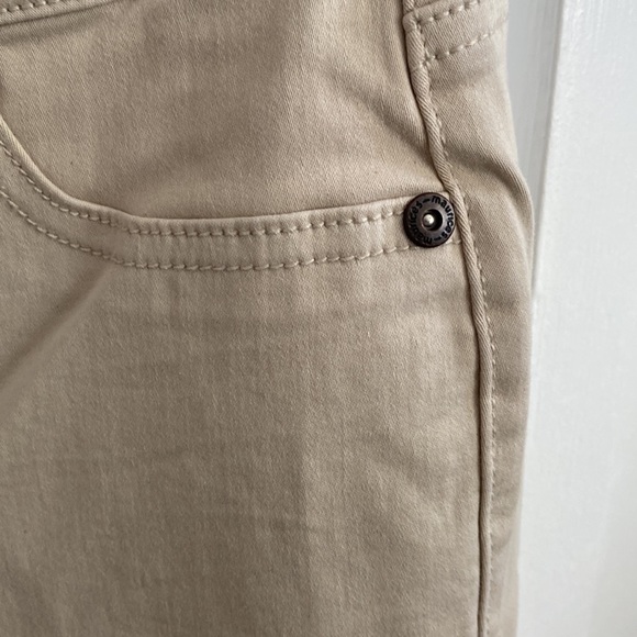 Maurices light colored khaki pants NWOT - Picture 4 of 7